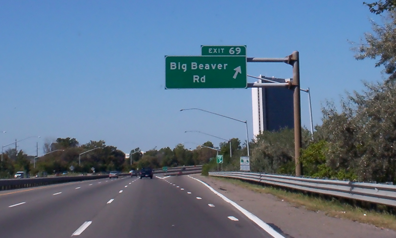 Illustration for article titled The World's Funniest Street Signs